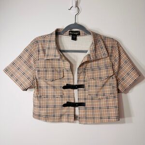like an angel y2k open collared crop tee with buckle front & pockets tan/b&w • L